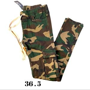 Skinny cargo camouflage